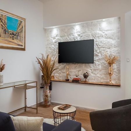 Jojo Studio Apartment - Feel The City'S Heartbeat Split Kültér fotó